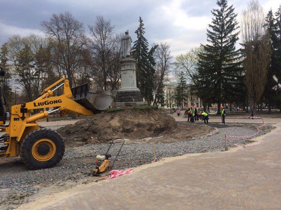 Основа пам’ятника Богдану Хмельницькому змінить свою форму (Фото)