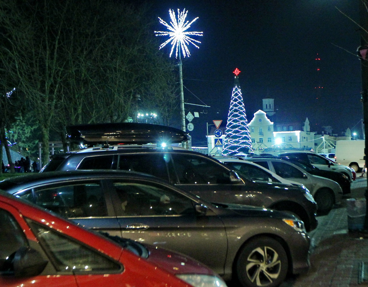 Різдвяний «движ» у центрі Чернігова (Фоторепортаж)