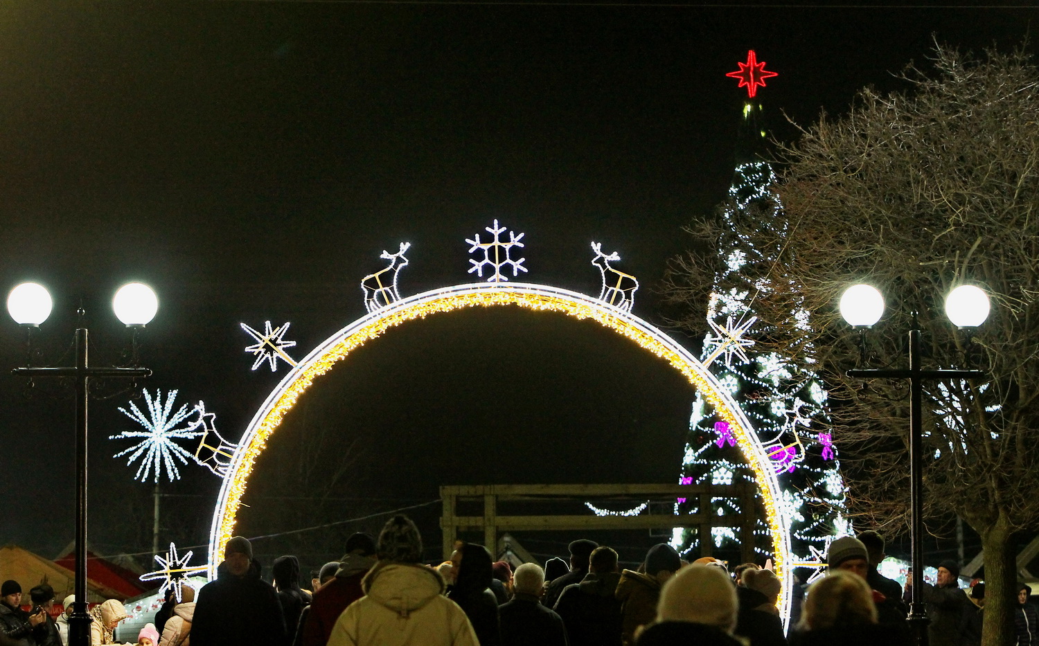 Різдвяний «движ» у центрі Чернігова (Фоторепортаж)