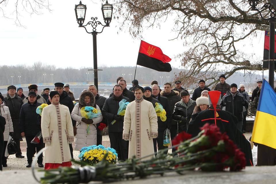 У Чернігові відбулися урочистості біля пам’ятника Шевченку (Фото)