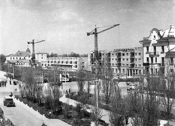 Як будували готель «Україна» у Чернігові (Фото)