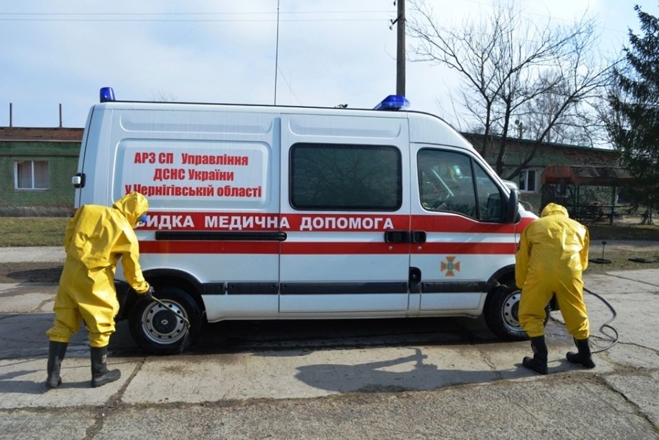 Чернігівські рятувальники відпрацьовували дії у разі виявлення коронавірусу (Фото)