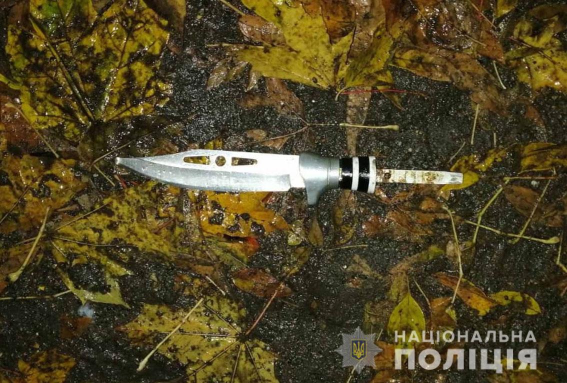 На Чернігівщині 34-річний чоловік напав із ножем на поліцейського (Фото)