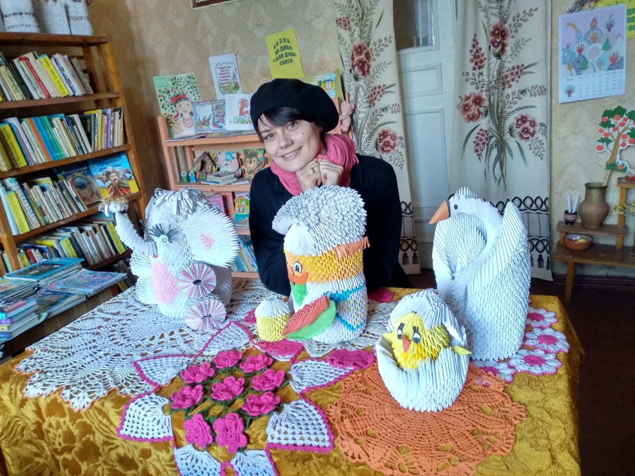 У селі на Чернігівщині жінка створює шедеври оригамі (Фото)