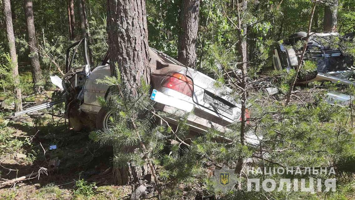 Смертельне зіткнення на Чернігівщині: загинули двоє водіїв (Фото)
