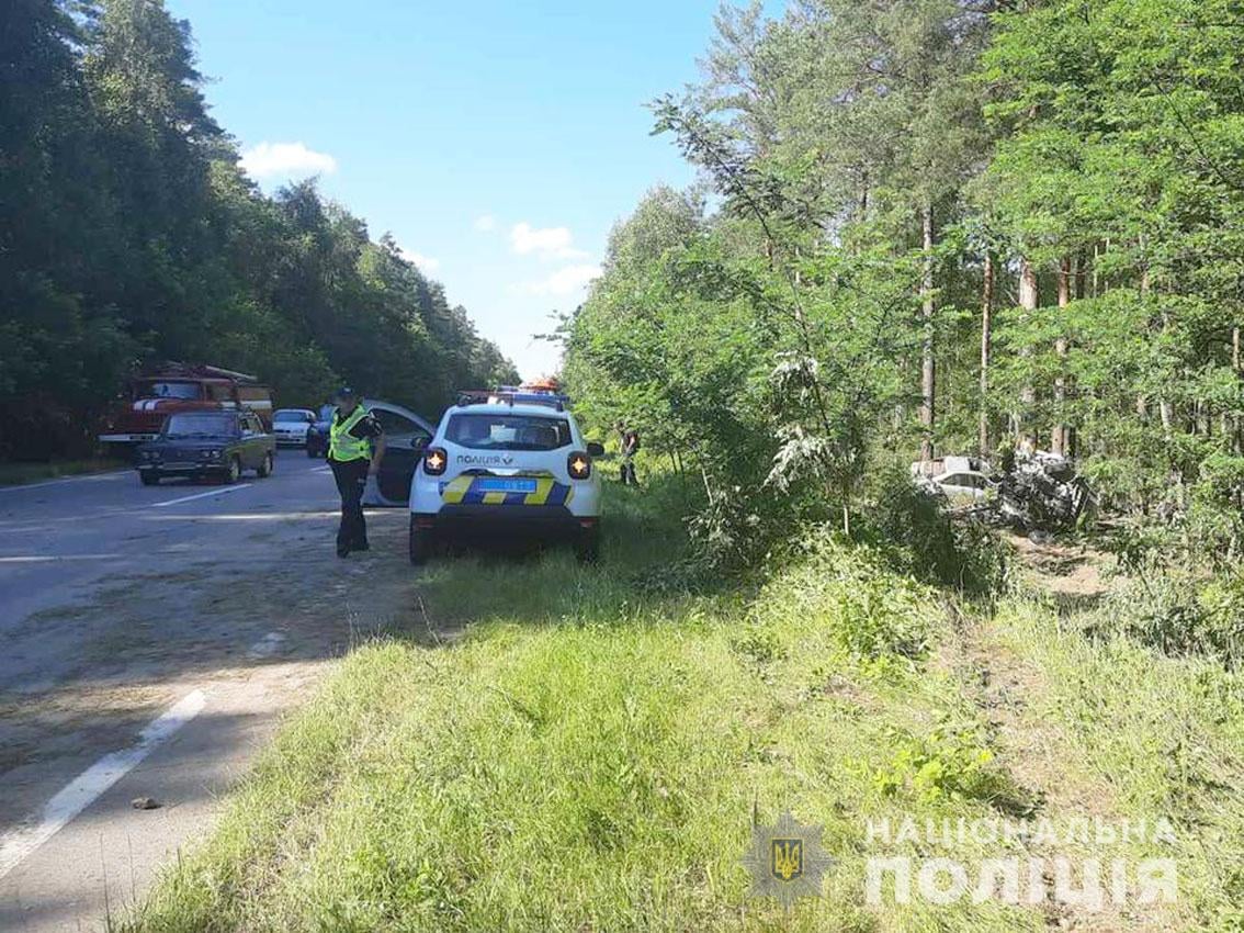 Смертельне зіткнення на Чернігівщині: загинули двоє водіїв (Фото)