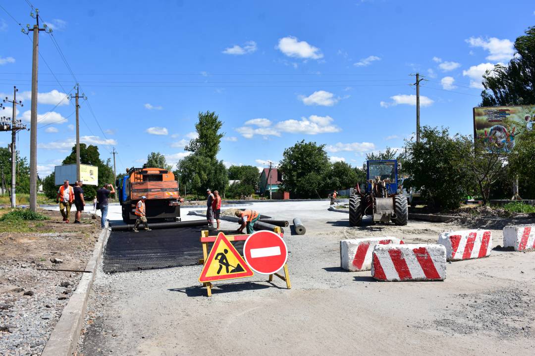 На перехресті 1-го Травня/Кільцева у Чернігові тривають ремонтні роботи (Фото)