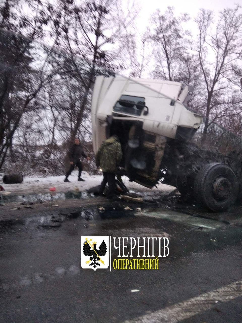 Моторошна ДТП на Чернігівщині: загинули 10 пасажирів маршрутки (Фото 18+. ОНОВЛЕНО)