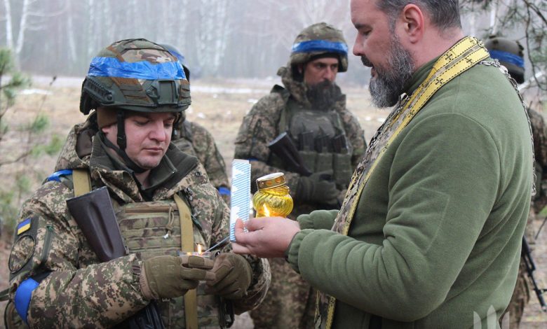 Вогонь миру засяяв на позиціях захисників Чернігівщини (Фото)