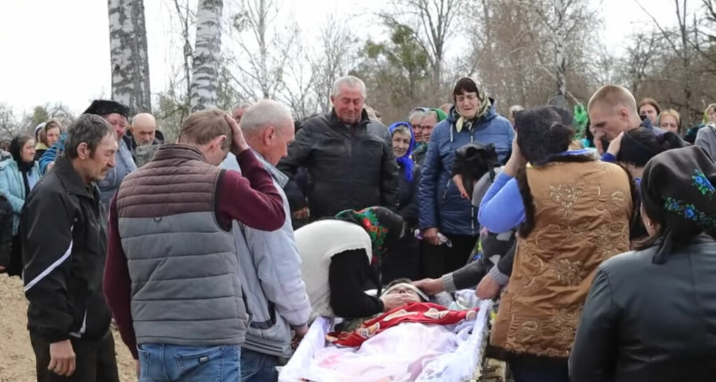 На Чернігівщині попрощалися із захисником, який помер у лікарні від тяжких поранень
